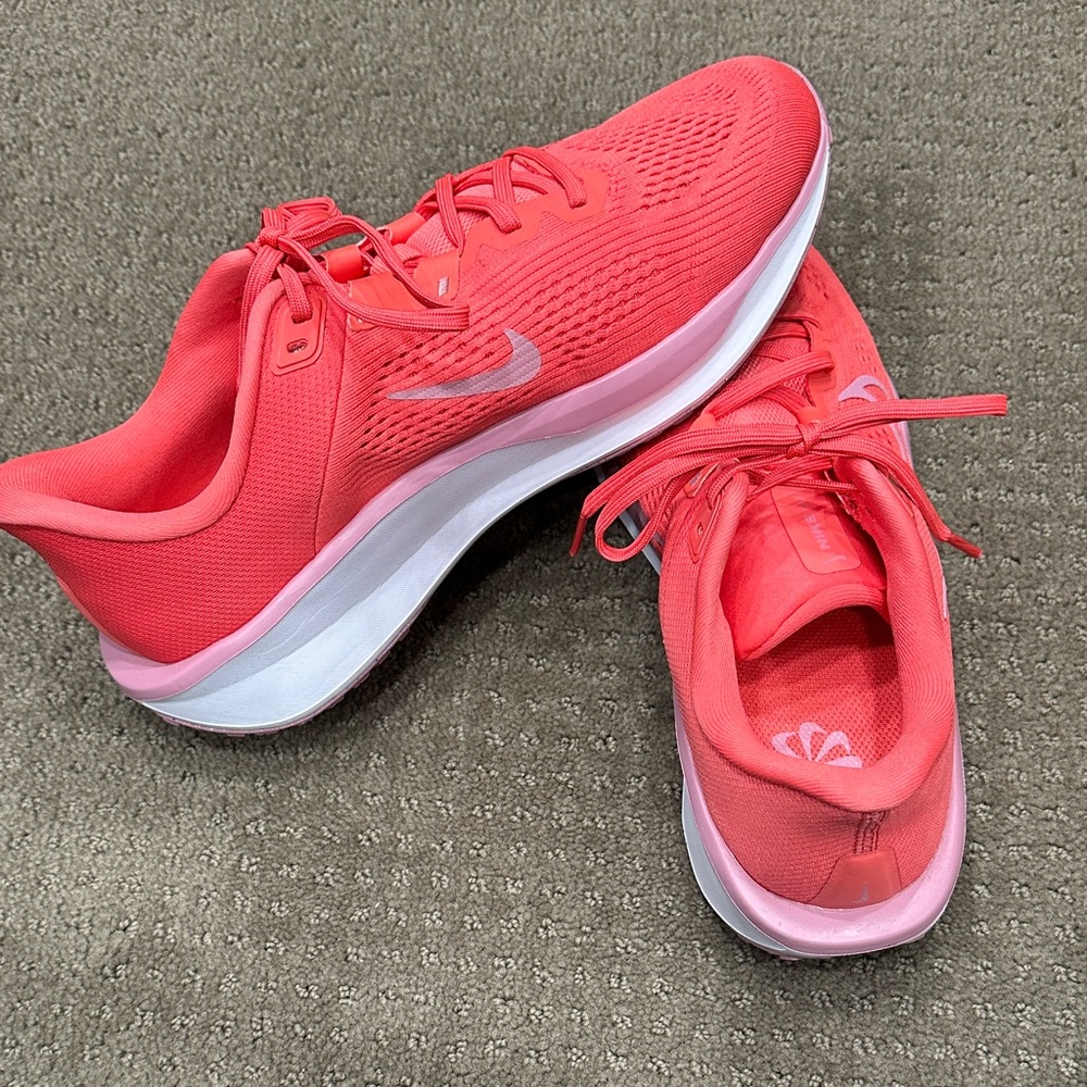 Nike Women's Coral/Purple Running Shoes - Lightweight Trainer 10Med - Picture 2 of 9